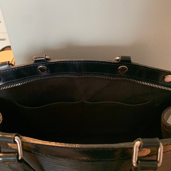 Louis Vuitton Brea MM - Epi Noir - Picture 5 of 16